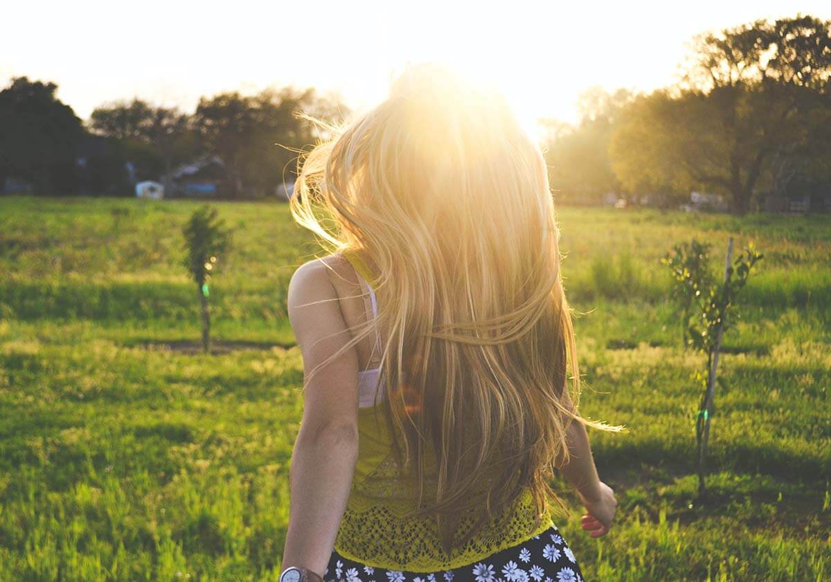 3 Ways Banana Oils Help Your Summer Hair