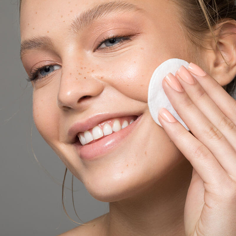 Clarifying Toner (Balances & Exfoliates)