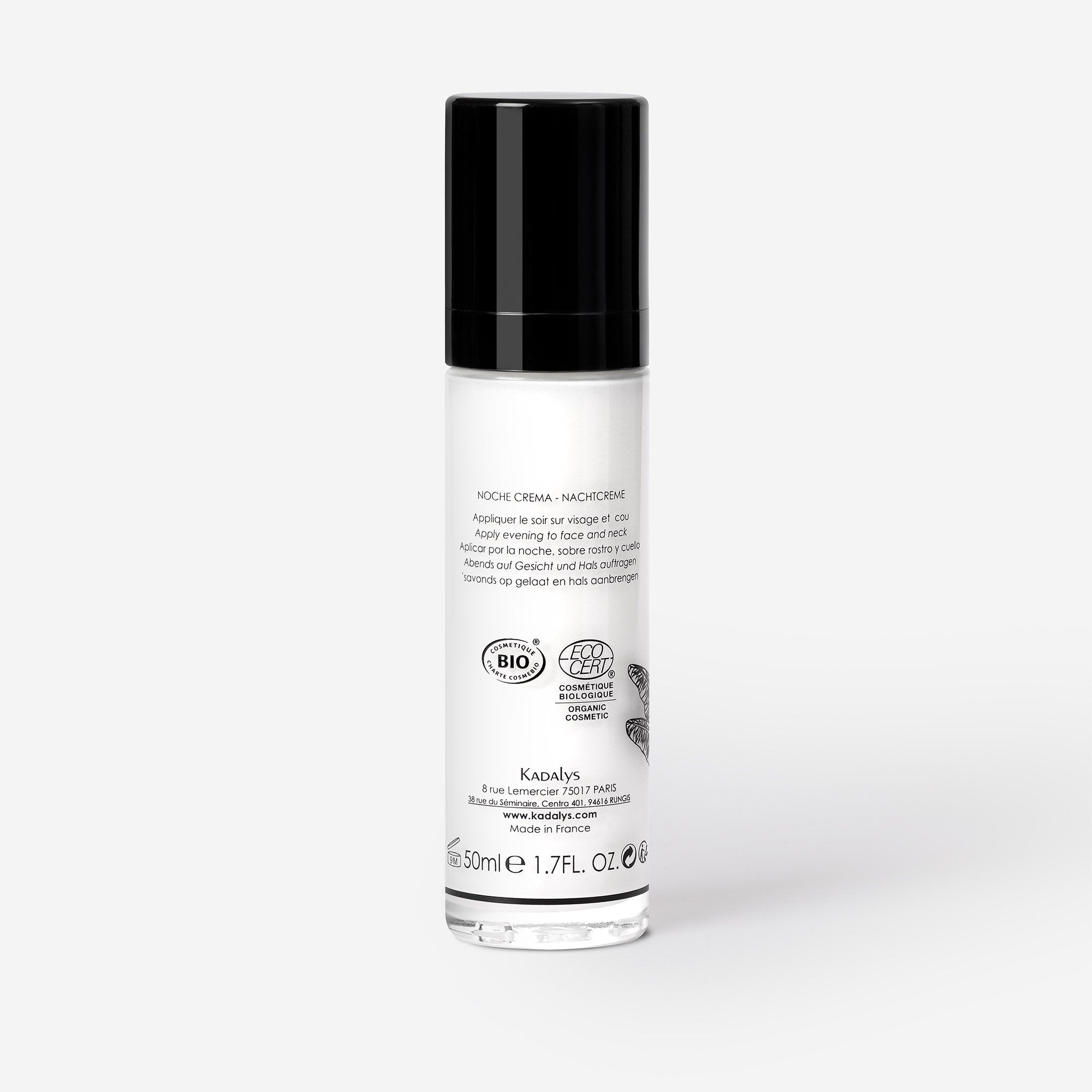 Smoothing night cream to address first signs of aging