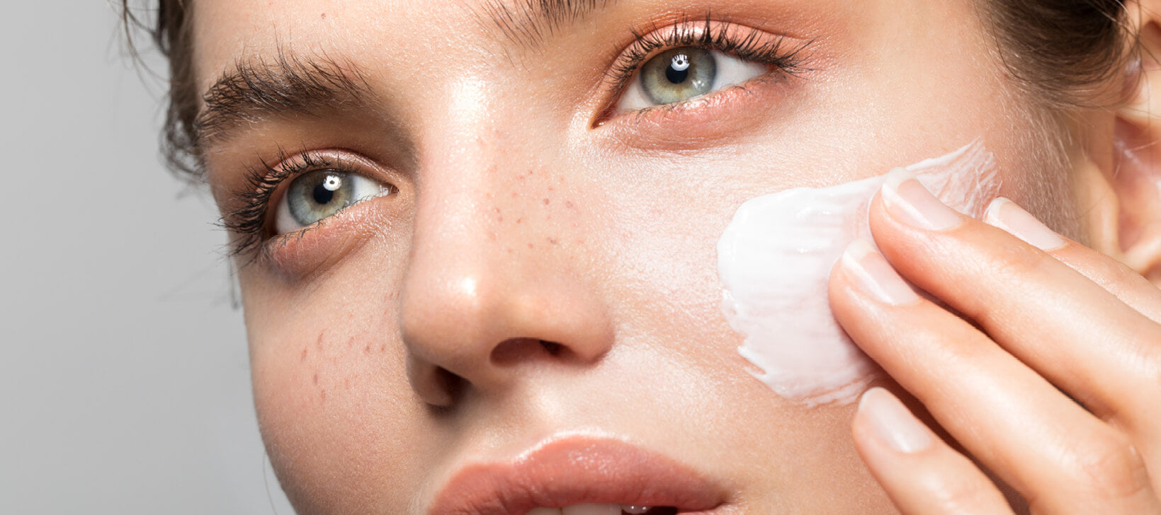 Skincare Gifts That Boost Skin Moisture